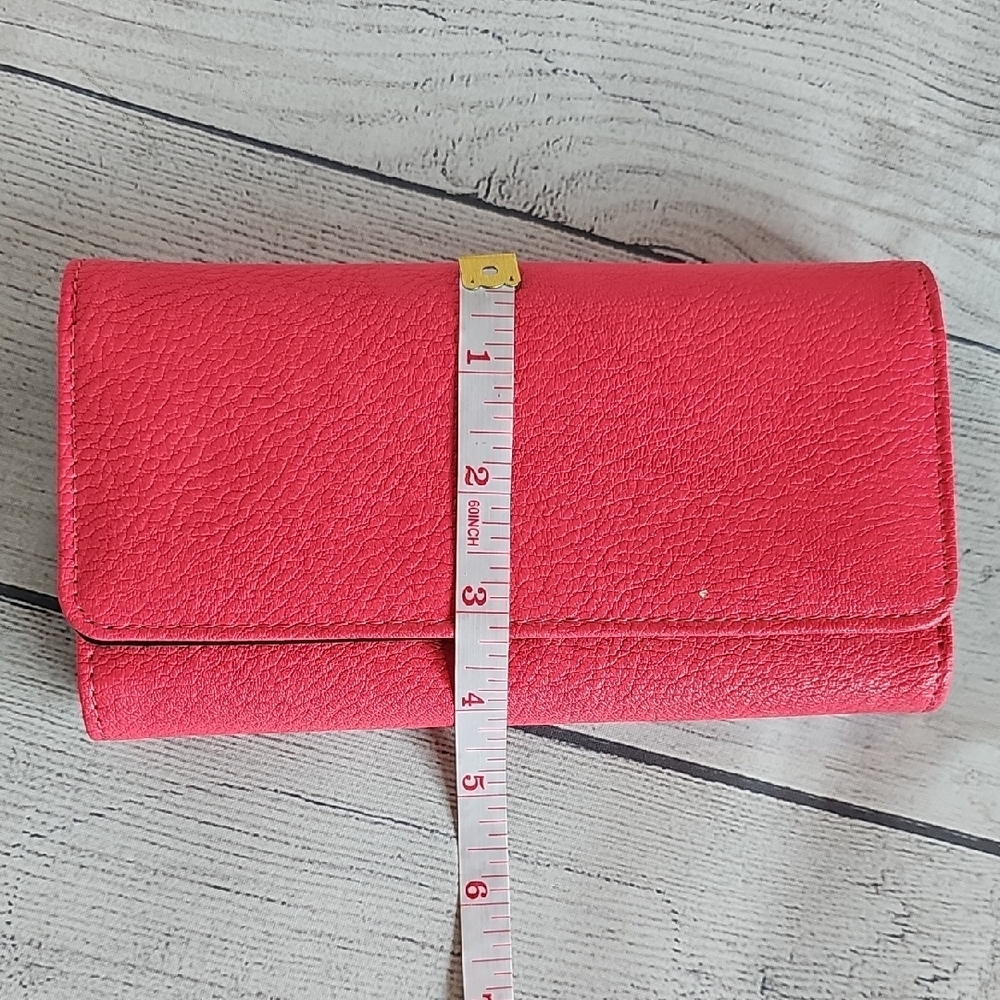 Safe Keeper Hot Pink Leather Wallet - Picture 9 of 9